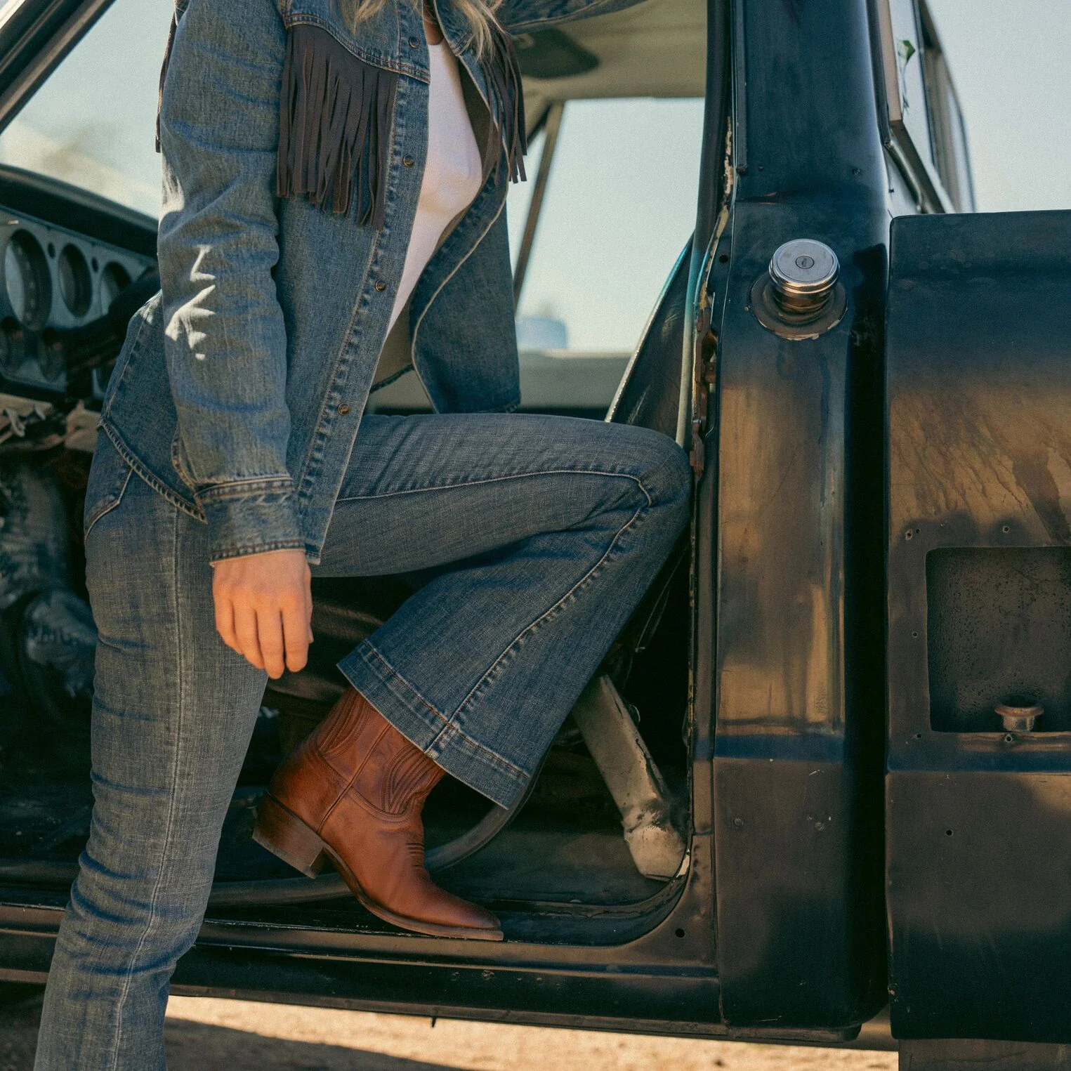 921 High Rise Flare Jeans - Image 2
