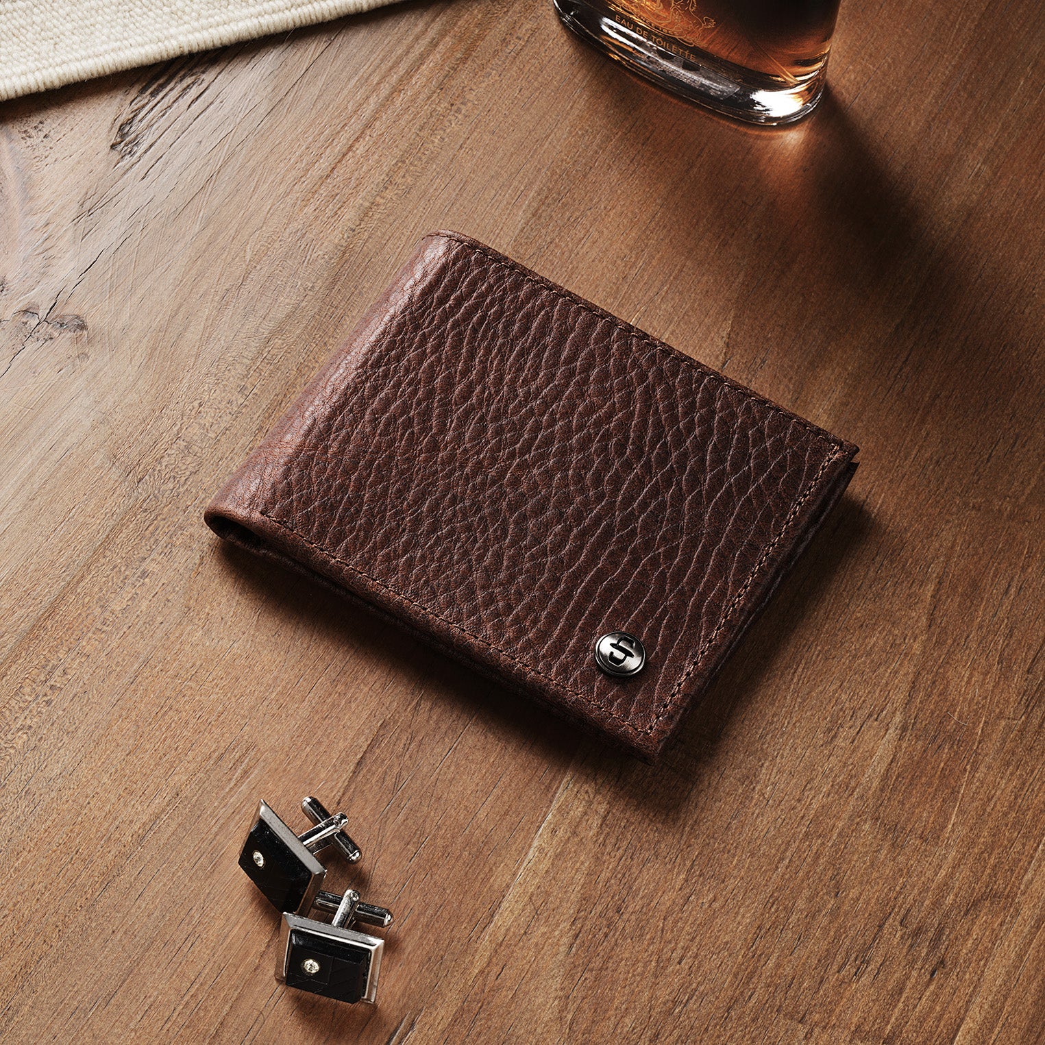 Bison Leather Stetson Rivet Bi-Fold Wallet - Image 2